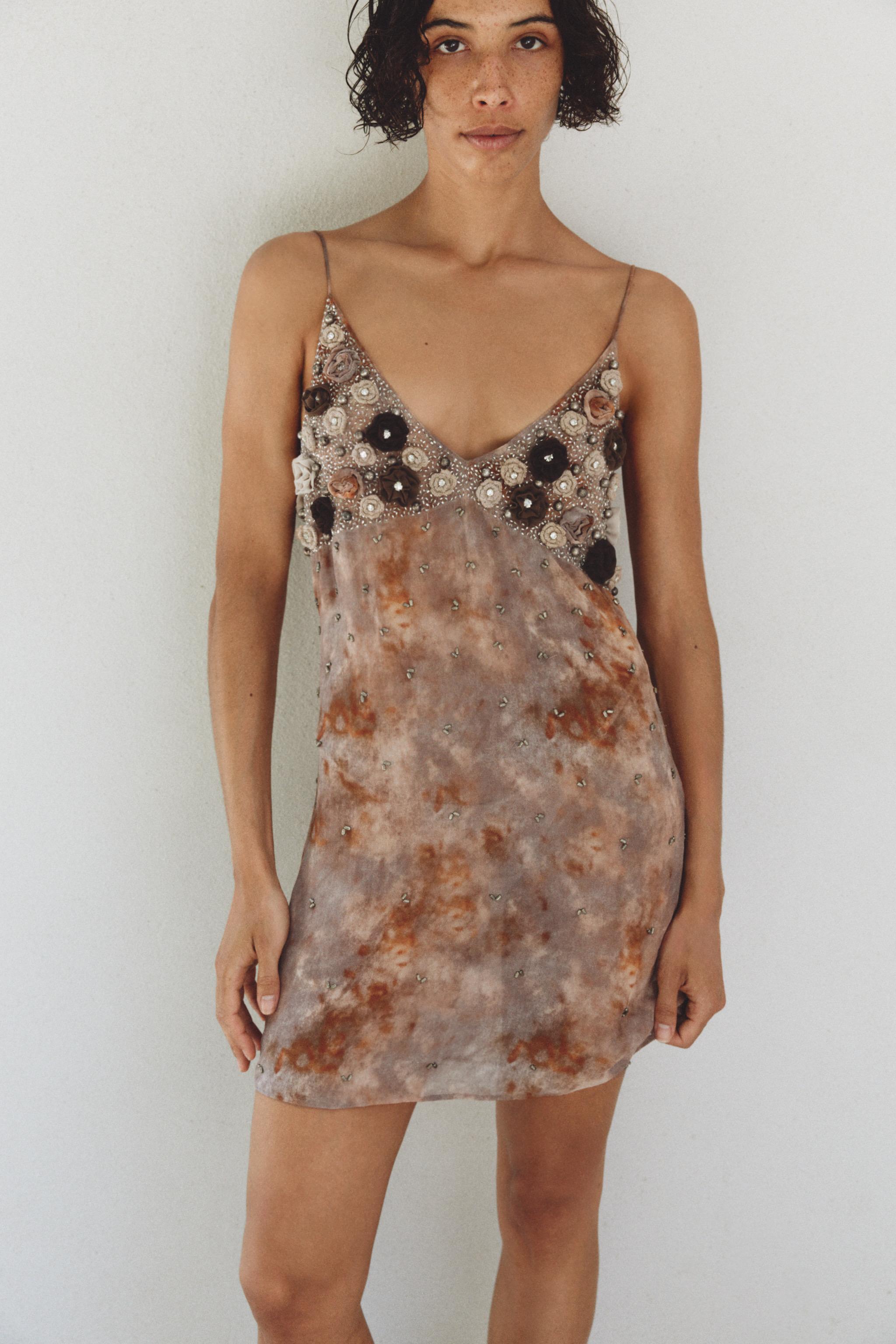 TIE-DYE PRINTED DRESS WITH RAISED FLOWERS